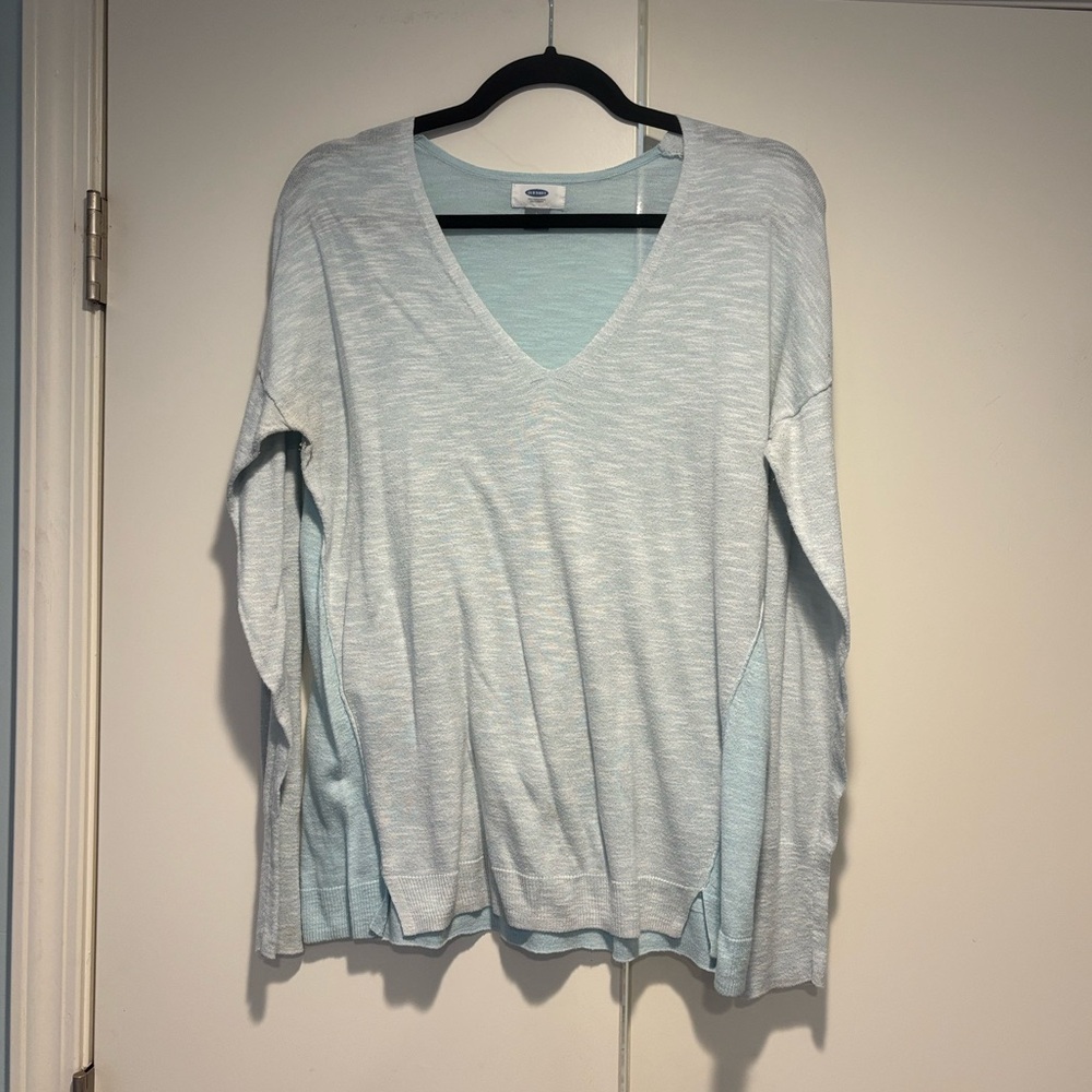 Light weight sweater